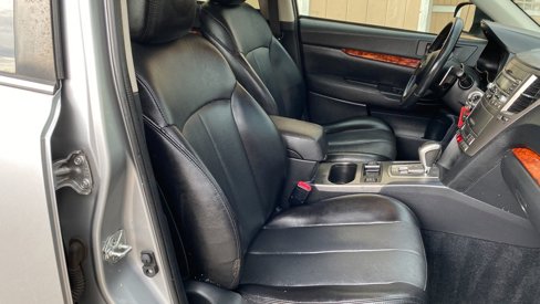Used 2010 Subaru Outback 2.5i Limited image 14