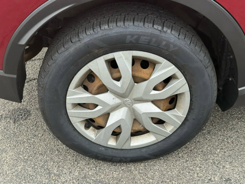 Used 2019 Toyota C-HR LE image 34