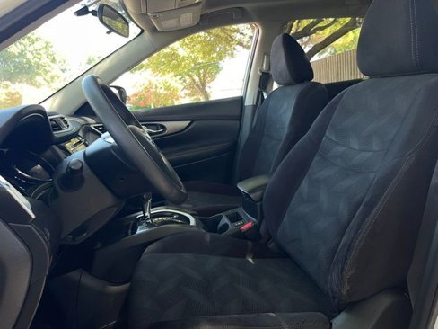 Used 2016 Nissan Rogue SV w/ SV Moonroof Package image 8