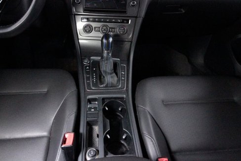 Used 2016 Volkswagen e-Golf SEL Premium w/ Driver Assistance Package image 11