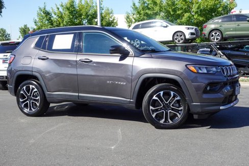 Used 2023 Jeep Compass Limited image 3