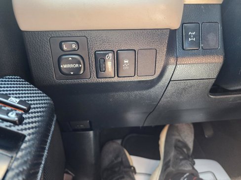 Used 2013 Toyota RAV4 XLE image 23
