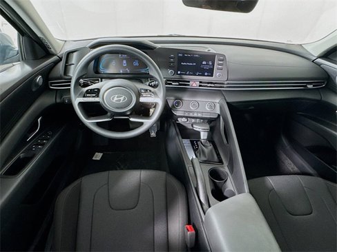New 2025 Hyundai Elantra SE image 14
