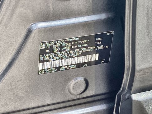 Used 2018 Toyota RAV4 XLE image 32