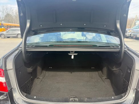 Used 2013 Mercedes-Benz E 350 4MATIC Sedan image 13