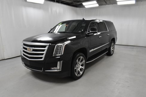 Used 2016 Cadillac Escalade ESV Luxury image 2