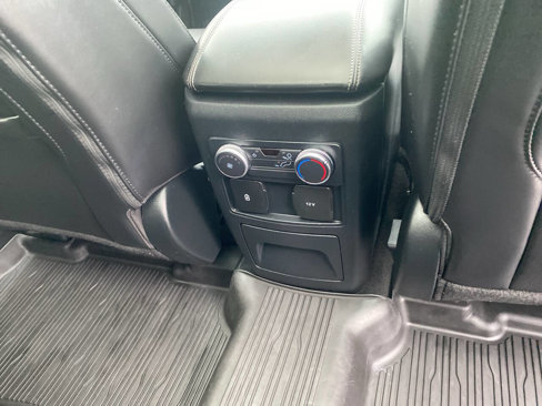 Used 2022 Ford Explorer XLT image 19