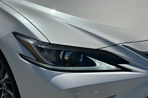 Used 2021 Lexus ES 300h w/ Premium Package image 10
