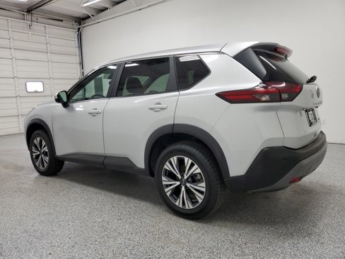 Used 2023 Nissan Rogue SV image 4