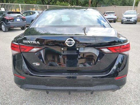 Used 2022 Nissan Sentra S image 6