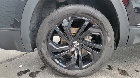 Used 2023 Volkswagen Atlas SE w/ Black Wheel Package image 16