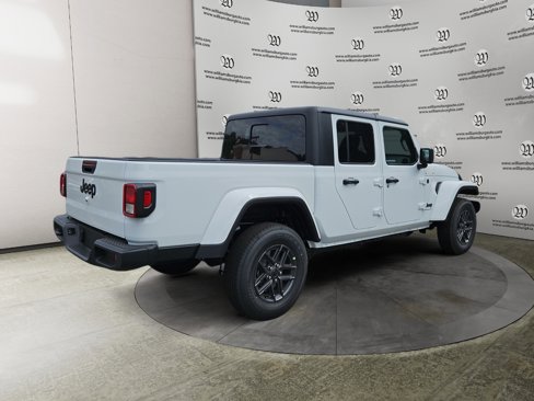 New 2025 Jeep Gladiator Sport image 5