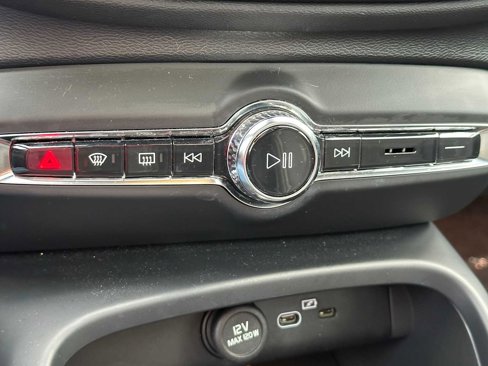 Certified 2023 Volvo XC40 Recharge Ultimate w/ Protection Package Premier image 36