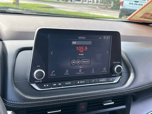 Used 2023 Nissan Rogue SV image 42