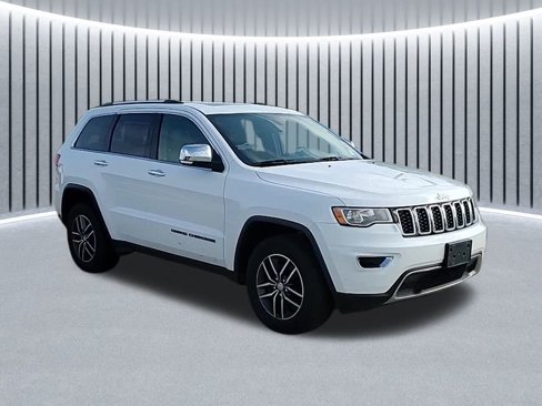Used 2018 Jeep Grand Cherokee Limited image 3