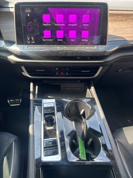 Used 2024 Volkswagen Atlas SEL Premium R-Line image 9