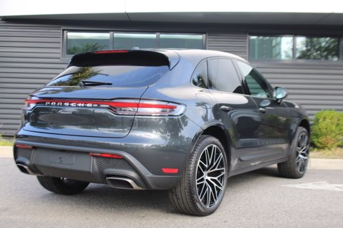 Certified 2024 Porsche Macan image 7