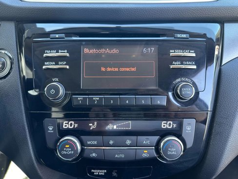 Used 2016 Nissan Rogue SV w/ SV Family Package image 10