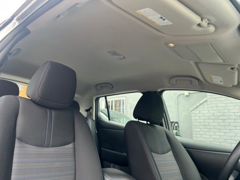 Used 2025 Nissan Leaf S image 30