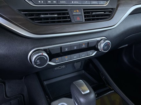 Used 2024 Nissan Altima 2.5 SV image 33