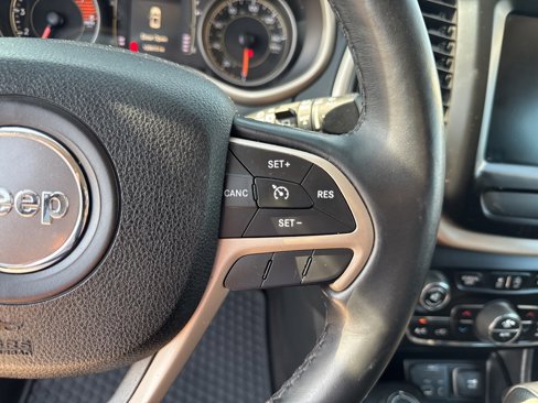 Used 2016 Jeep Cherokee 75th Anniversary image 50