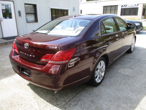 Used 2009 Toyota Avalon XLS image 5