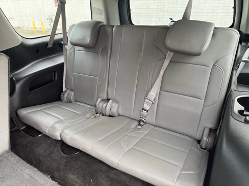 Used 2015 Chevrolet Suburban LT image 11