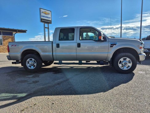 Used 2010 Ford F250 XLT image 2