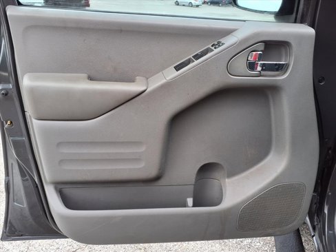Used 2015 Nissan Frontier Desert Runner image 22