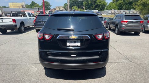 Used 2017 Chevrolet Traverse LT w/ Style and Technology Package image 5