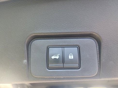 Used 2023 Nissan Rogue SL w/ SL Premium Package image 30