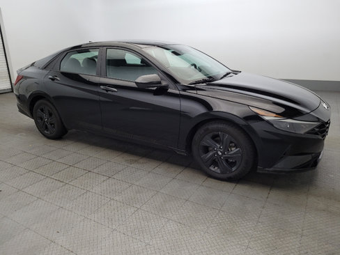 Used 2023 Hyundai Elantra SEL image 11