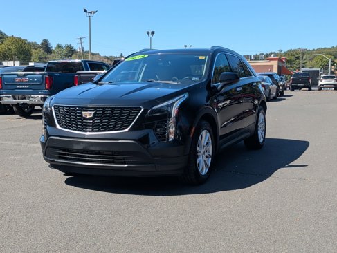 Used 2019 Cadillac XT4 Luxury w/ Cold Weather Package image 3