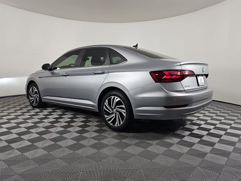 Used 2020 Volkswagen Jetta SEL image 3
