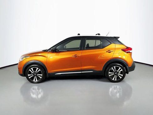 Used 2018 Nissan Kicks SR image 11