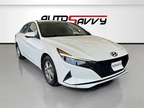 Used 2022 Hyundai Elantra SE image 1