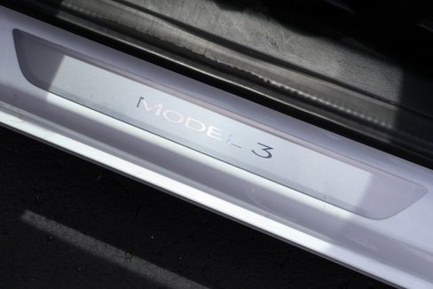 Used 2018 Tesla Model 3 Long Range image 49