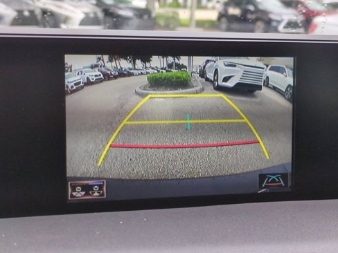 Used 2022 Lexus UX 200 image 20