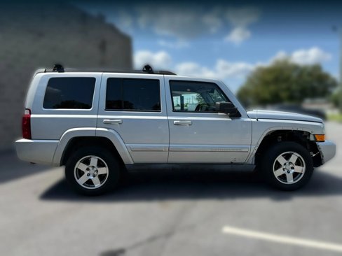 Used 2010 Jeep Commander Sport image 8