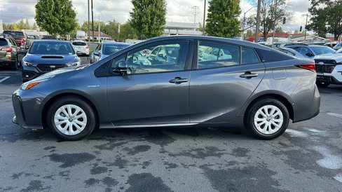 Used 2020 Toyota Prius LE image 7