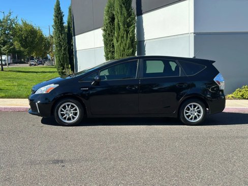Used 2013 Toyota Prius V Two image 2