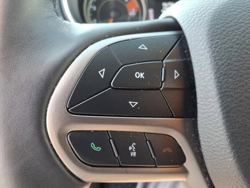 Used 2019 Jeep Cherokee Latitude Plus w/ Cold Weather Group image 19