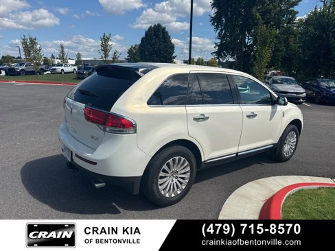 Used 2013 Lincoln MKX FWD w/ Wood Pkg image 3