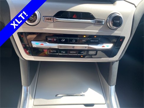 Used 2024 Ford Explorer XLT w/ Equipment Group 202A image 31