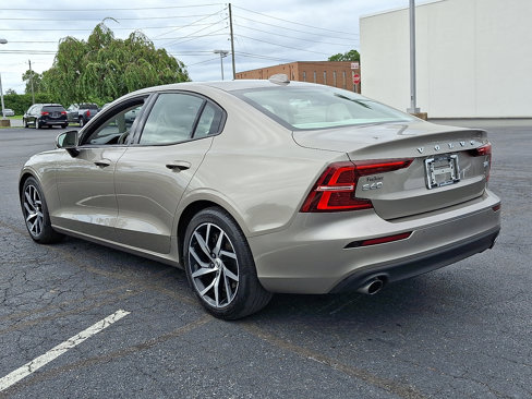 Used 2020 Volvo S60 T6 Momentum w/ Protection Package image 4
