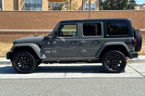 Used 2023 Jeep Wrangler Unlimited Sahara image 7
