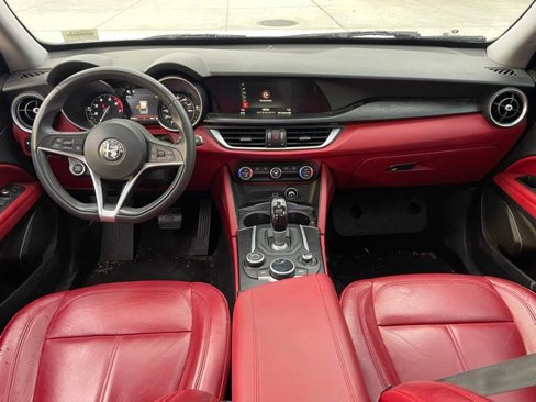 Used 2019 Alfa Romeo Stelvio image 11