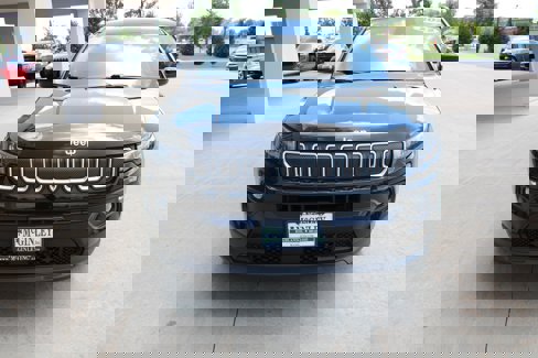 Certified 2022 Jeep Compass Latitude image 3