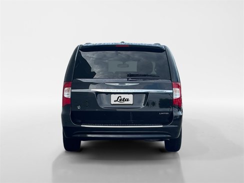 Used 2016 Chrysler Town & Country Limited Platinum image 5