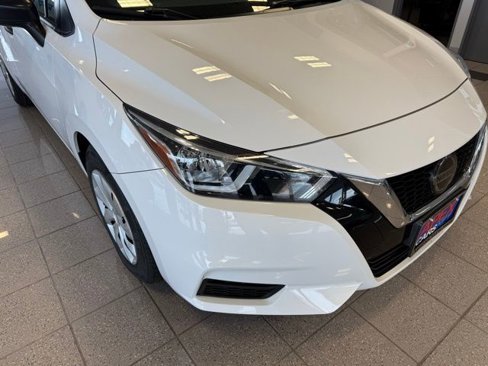 Used 2021 Nissan Versa S w/ Trunk Package image 8